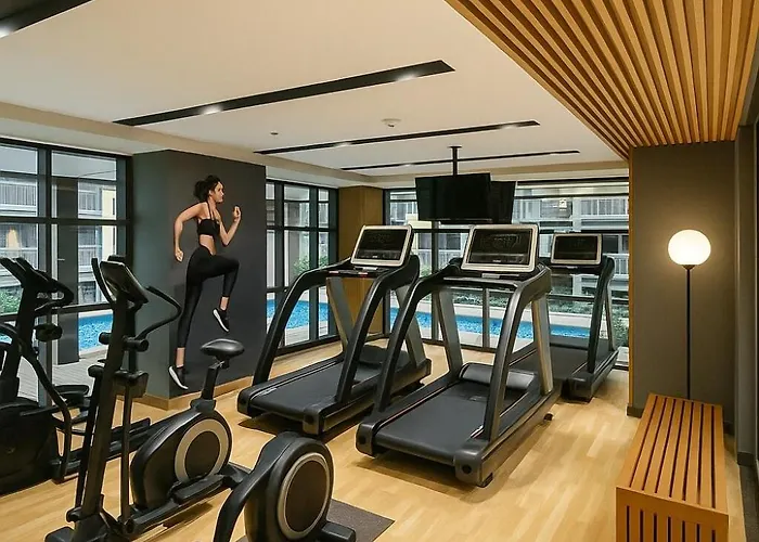 Luxurious 3br Near Solaire & Okada W Infinity Pool Apartamento